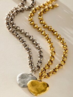 Bracha long puffy heart necklace in Gold